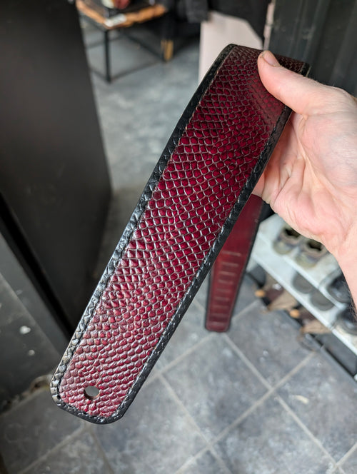 The Dragonscale Guitar Strap
